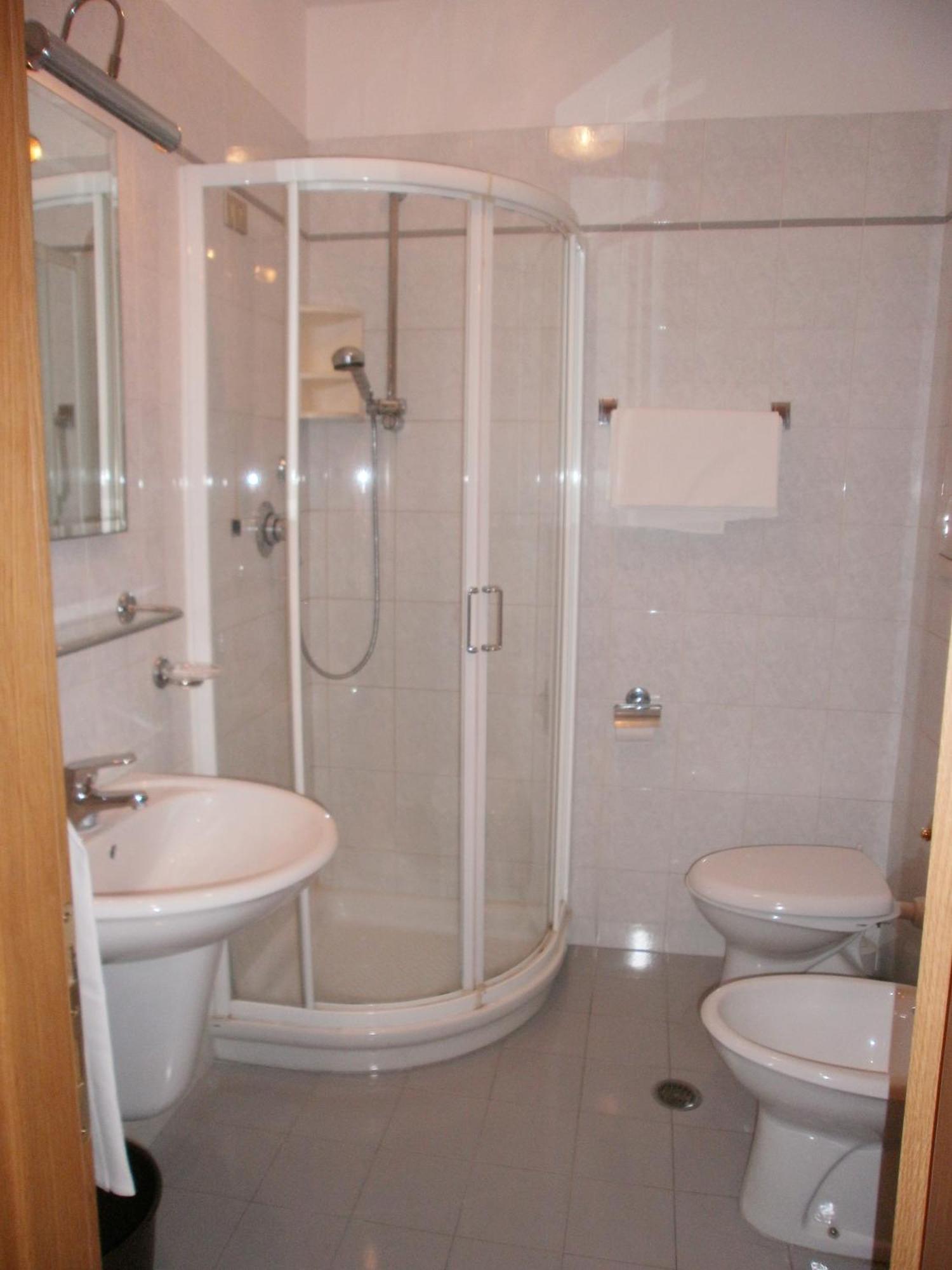 Hotel Manzoni Perugia Bagian luar foto