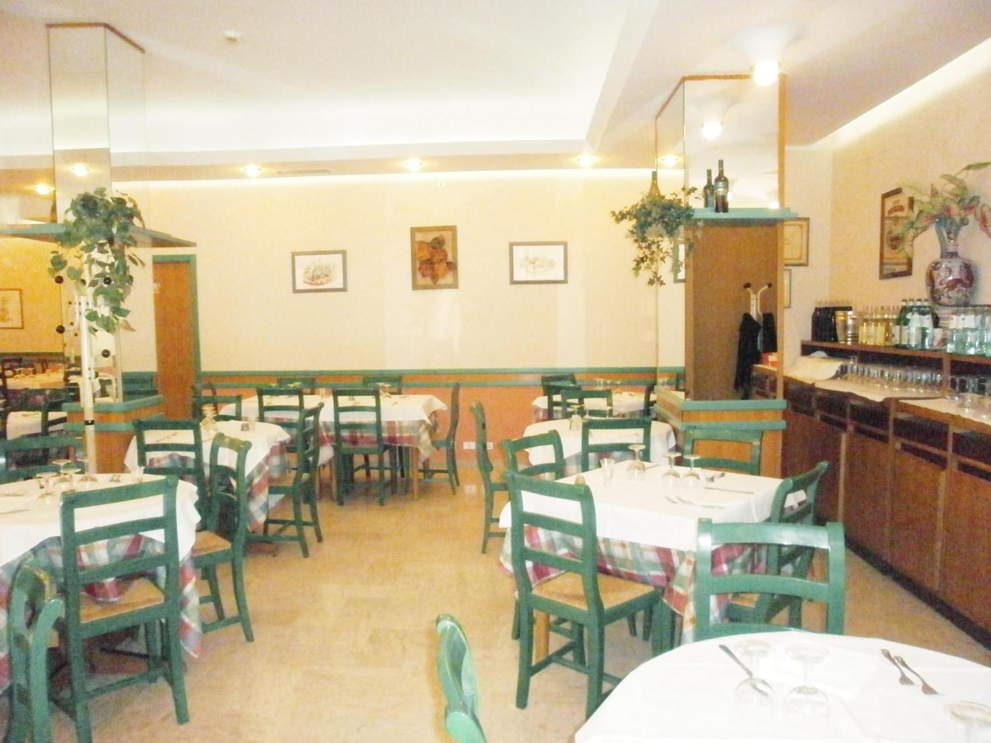 Hotel Manzoni Perugia Bagian luar foto